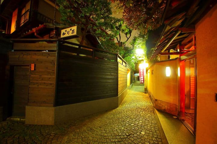 【神楽坂】知らなきゃ損する絶景フォトスポット巡り 〜石畳・路地裏・夜景まで - 4